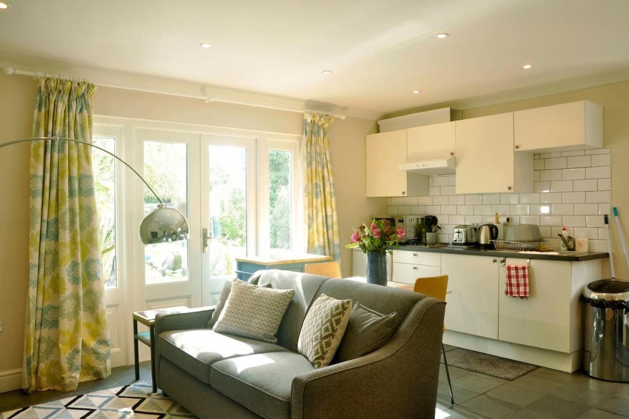 Вилла Immaculate Quiet Coach House In Garden Бирмингем Экстерьер фото