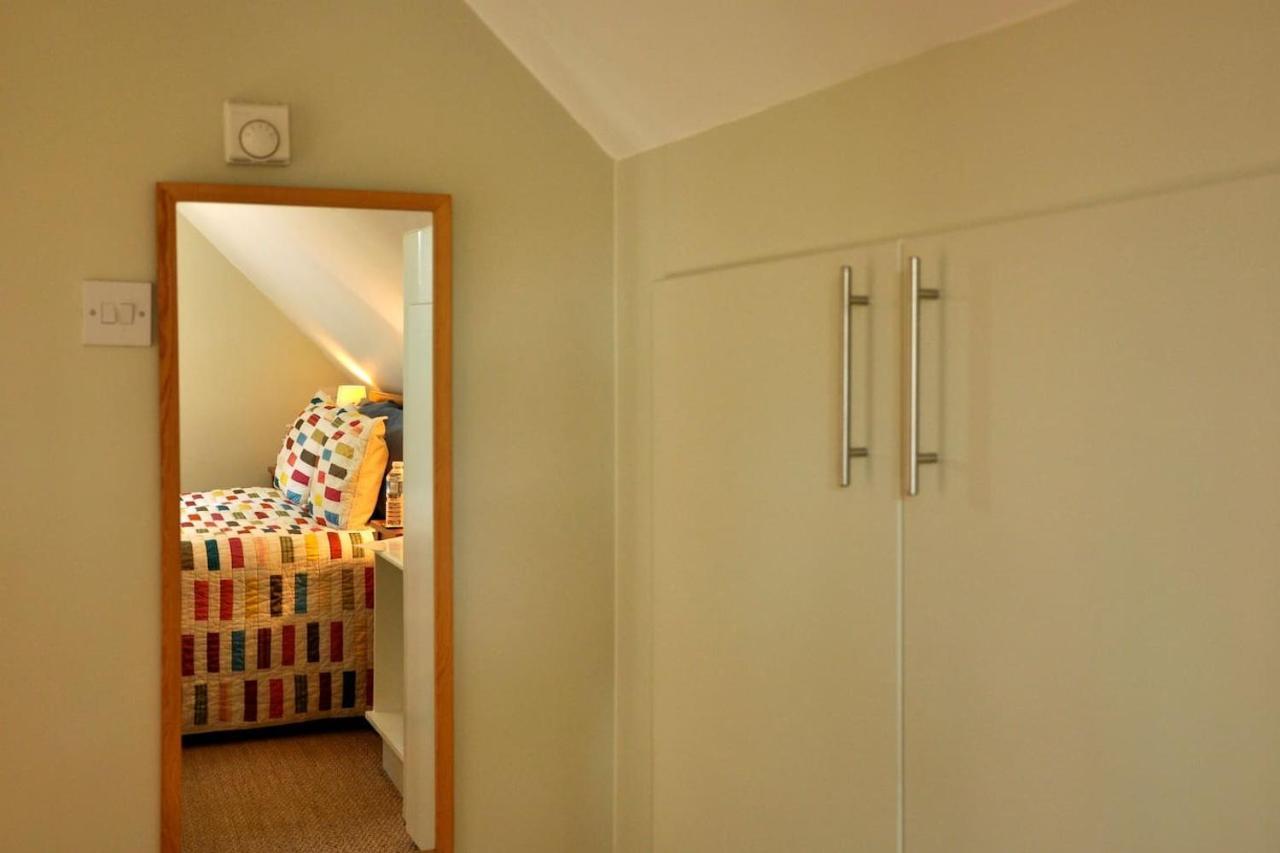 Вилла Immaculate Quiet Coach House In Garden Бирмингем Экстерьер фото